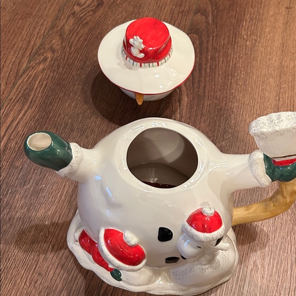 Snoopy’s Christmas Teapot by Lenox 2004 - Picture 3 of 6